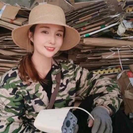 三亚废品小妹