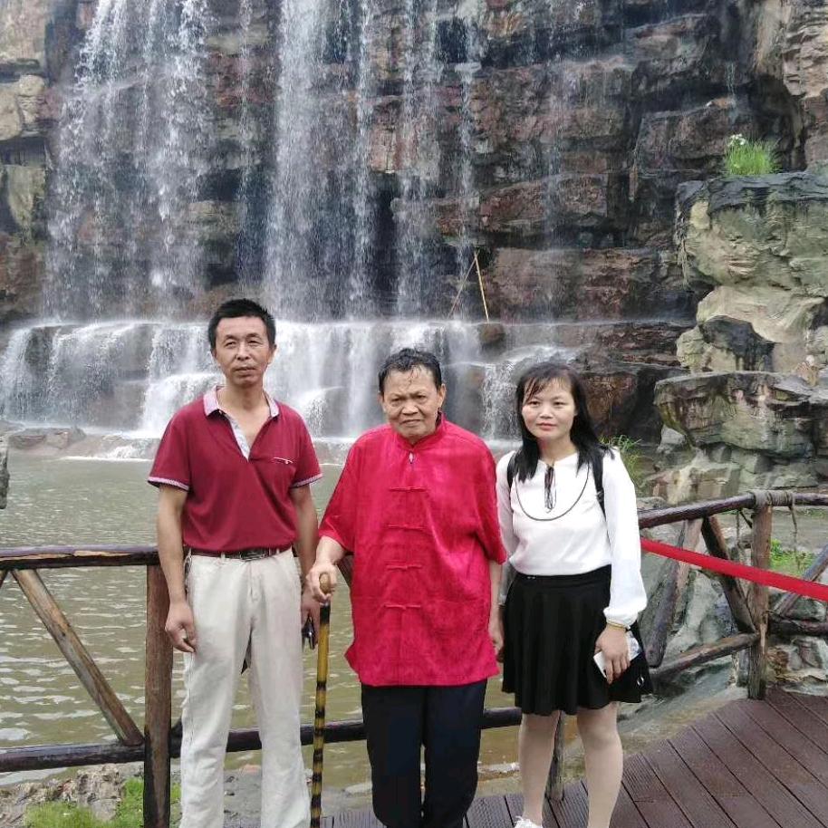 货运出租带自卸