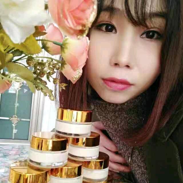 小熊《妃漾迷不脱妆粉底液》