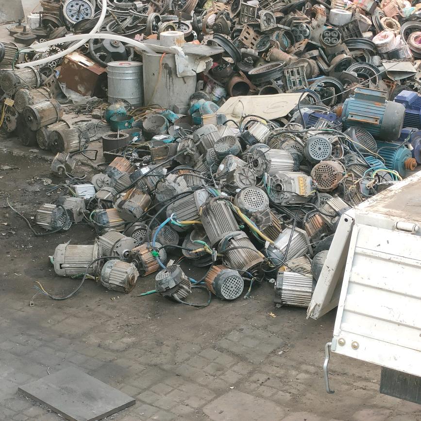 回收旧电机。曹先生