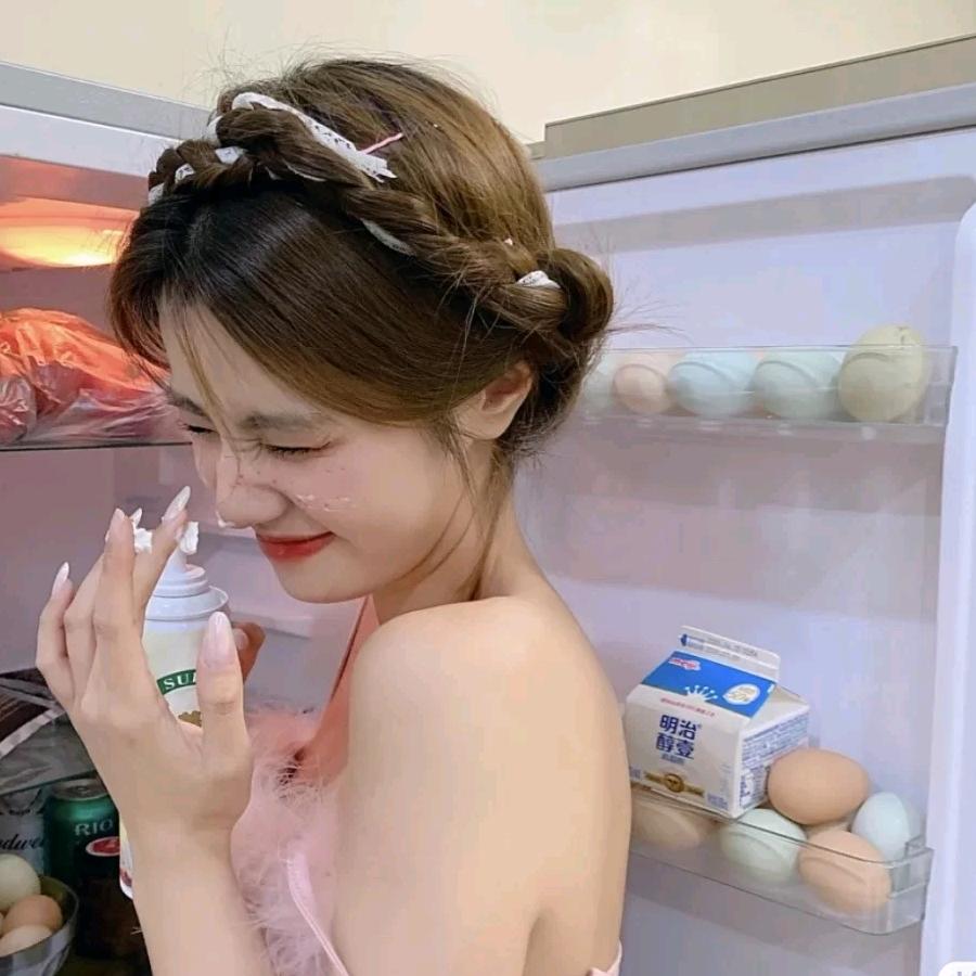 是莓莓冰呀