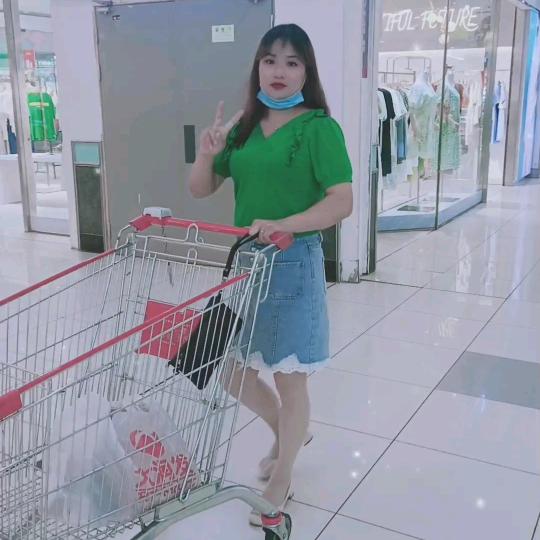 つ゛无名小姐姐