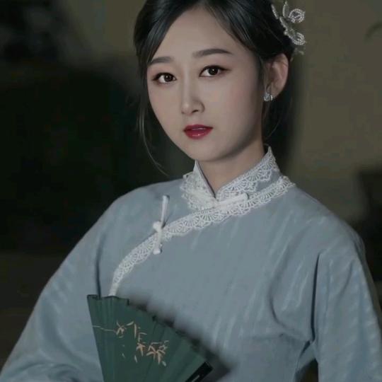整整齐齐的李雪情头像