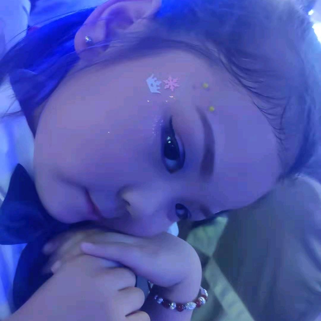 坐在坟头调戏鬼