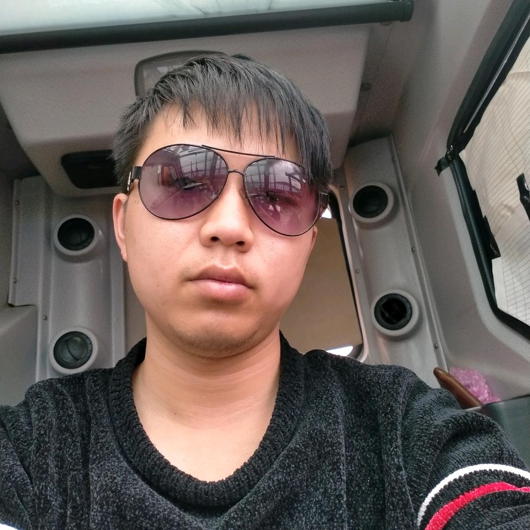 出门在外，身份是自己给的。