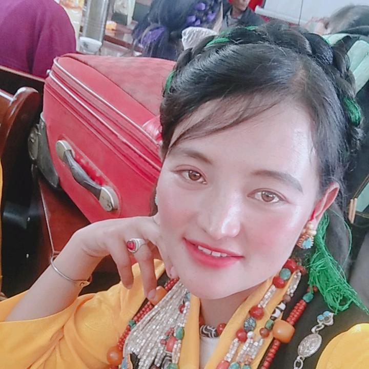 格桑曲珍1705396110