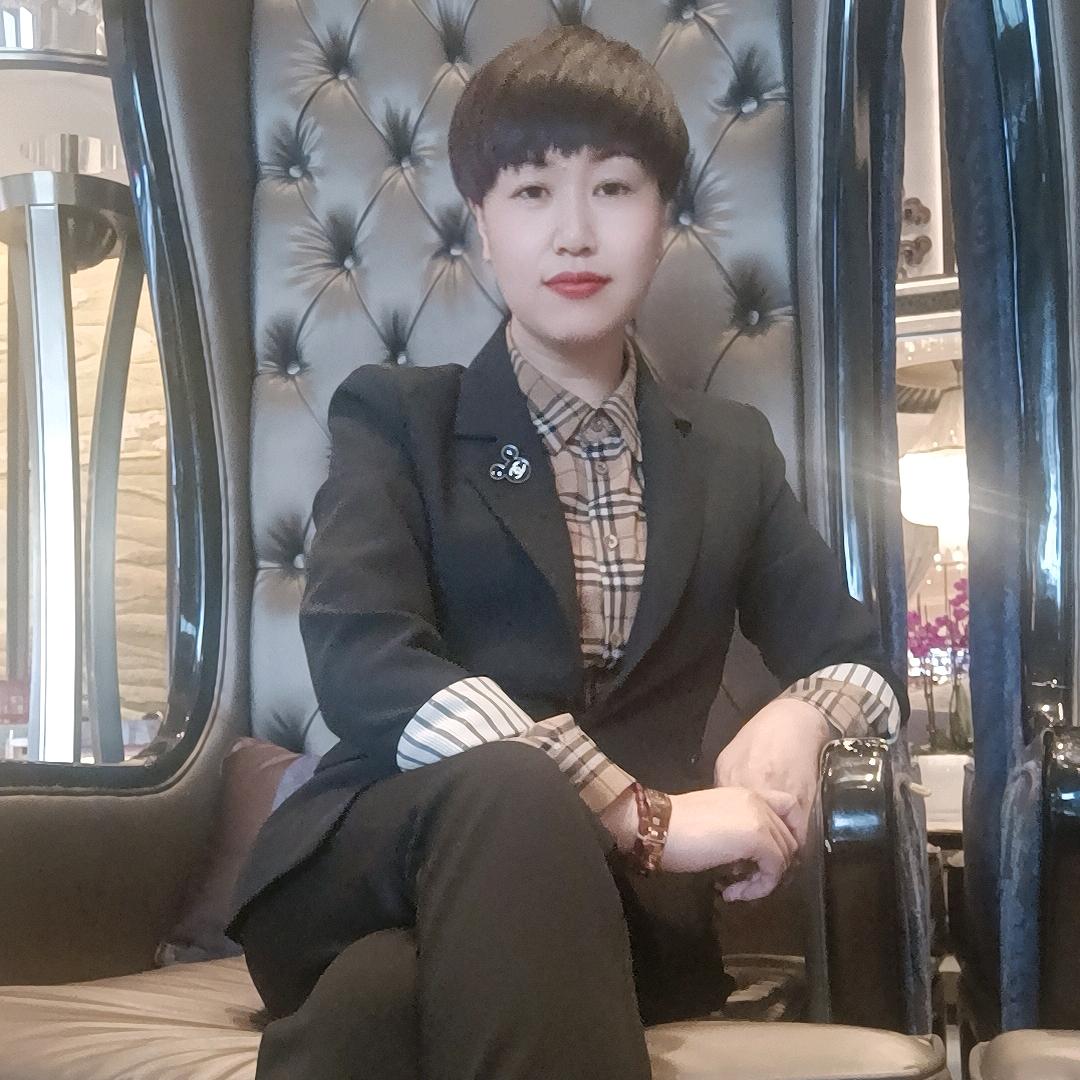 壶关索菲亚整装定制店长王花风