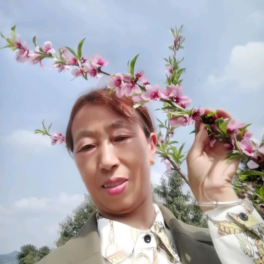 玉玉不定时开播。