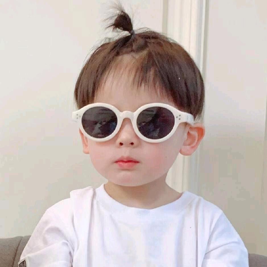 嘿！ ٩( ö̆ ) و少年