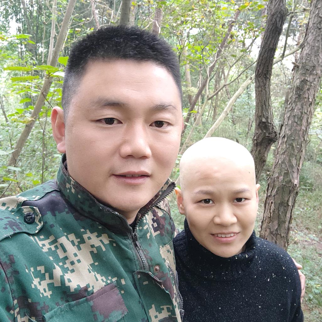 何太阳（陪妻抗击病魔中）