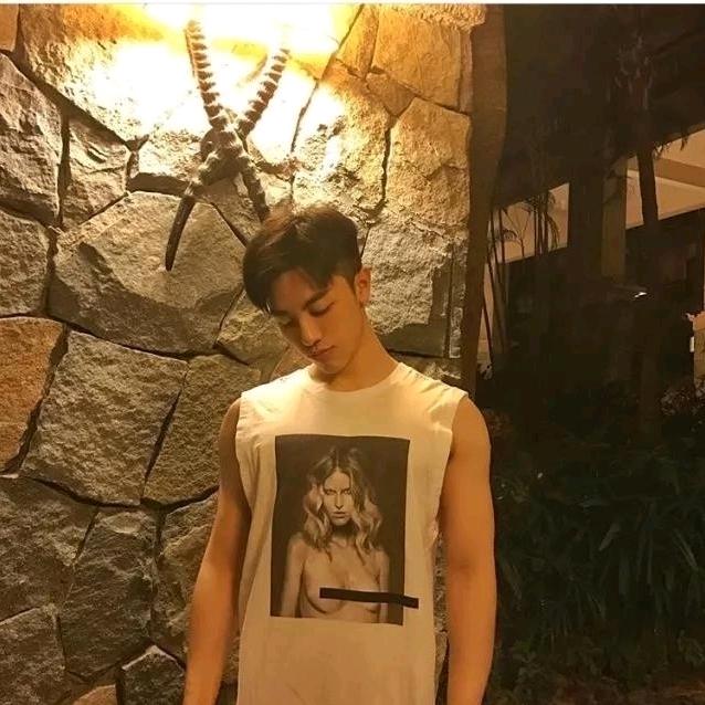 ✩⃝̣⃝̣球不释手