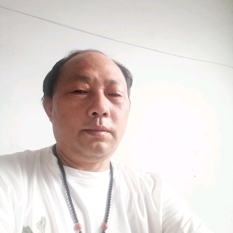 鹰击长空。
