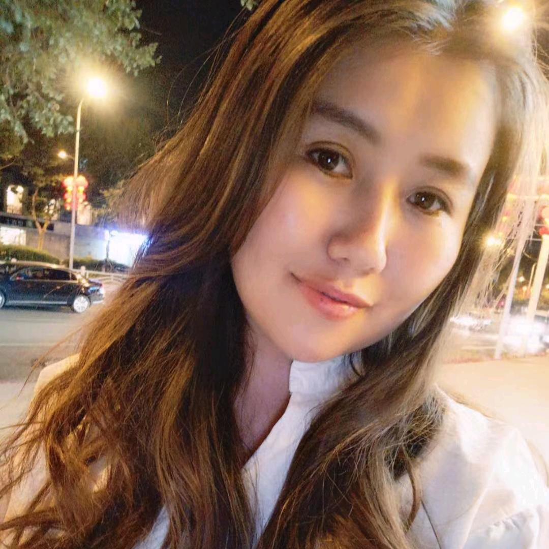 zyina 倾听弦声