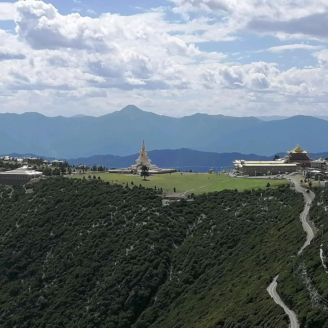 云淡•千山