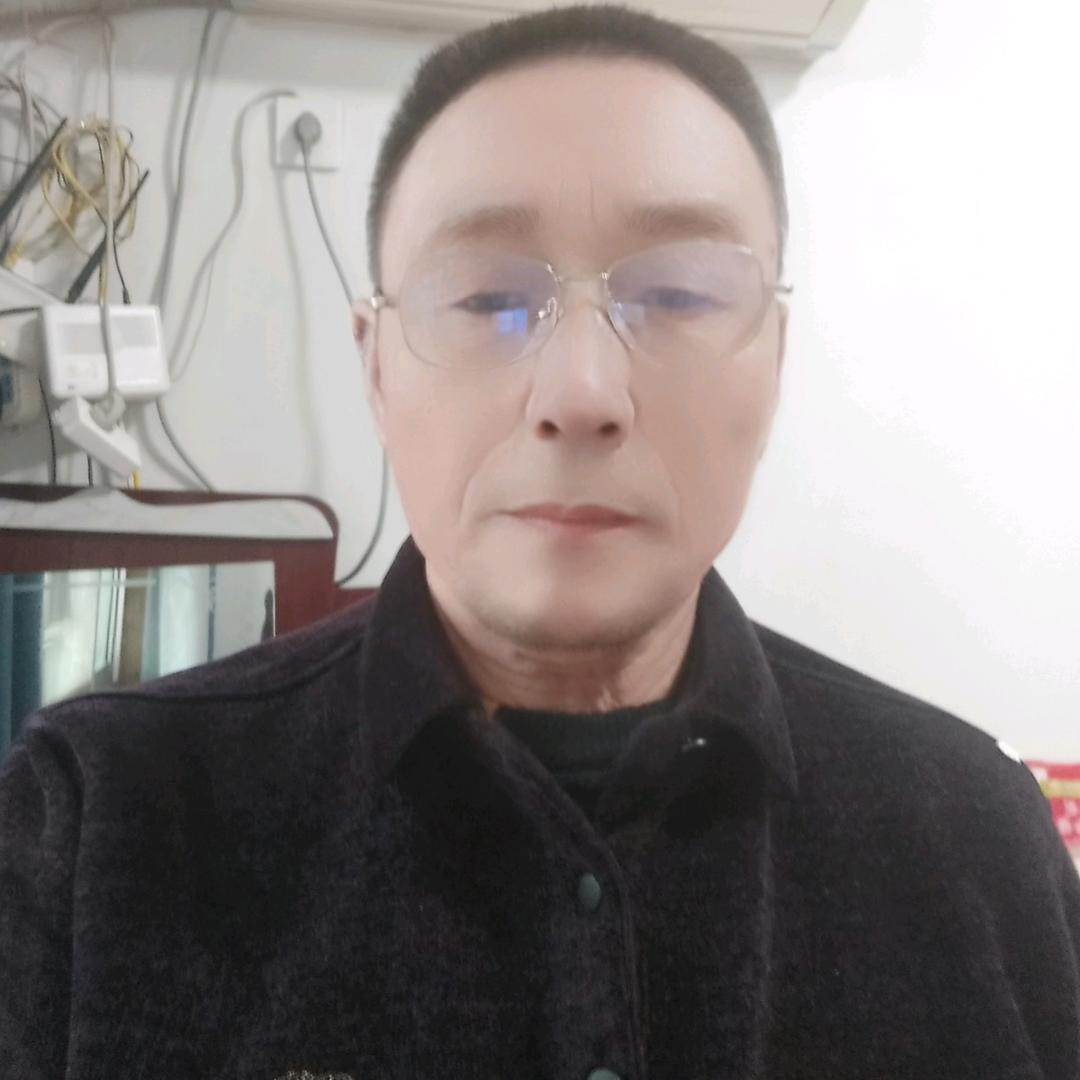 无名小草，邓君立