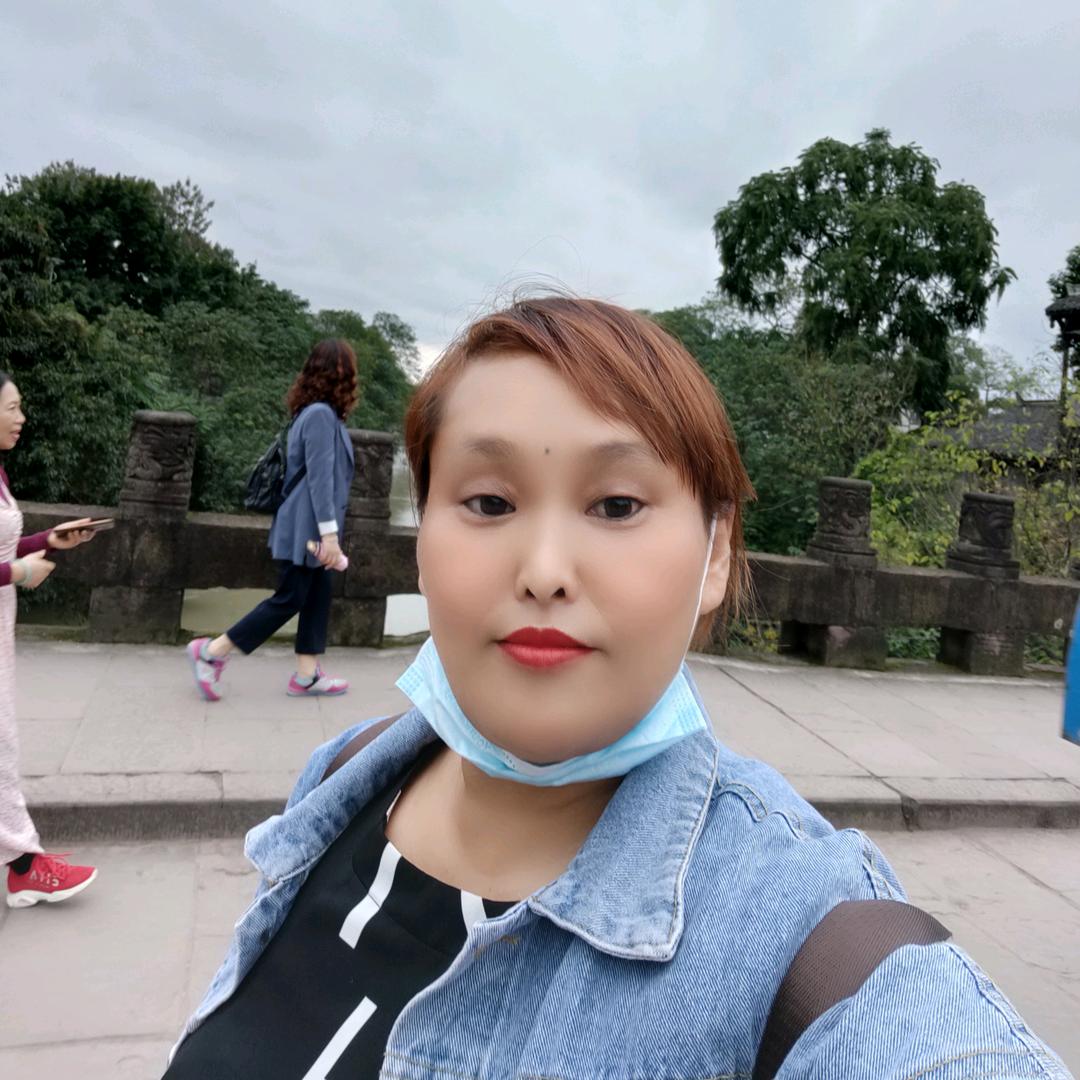 ，燕子飞归巢，，潇洒，快乐