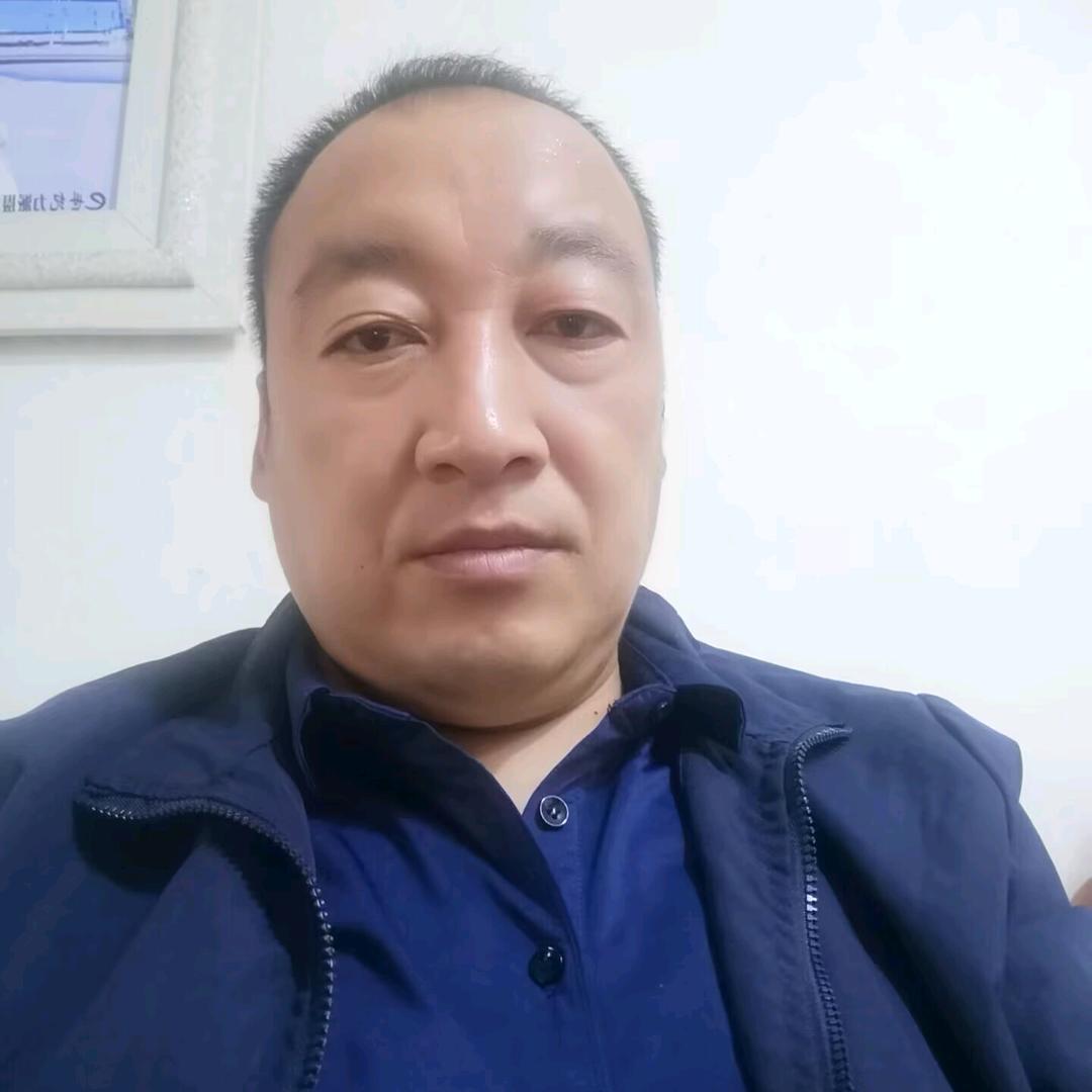朴实的龍哥