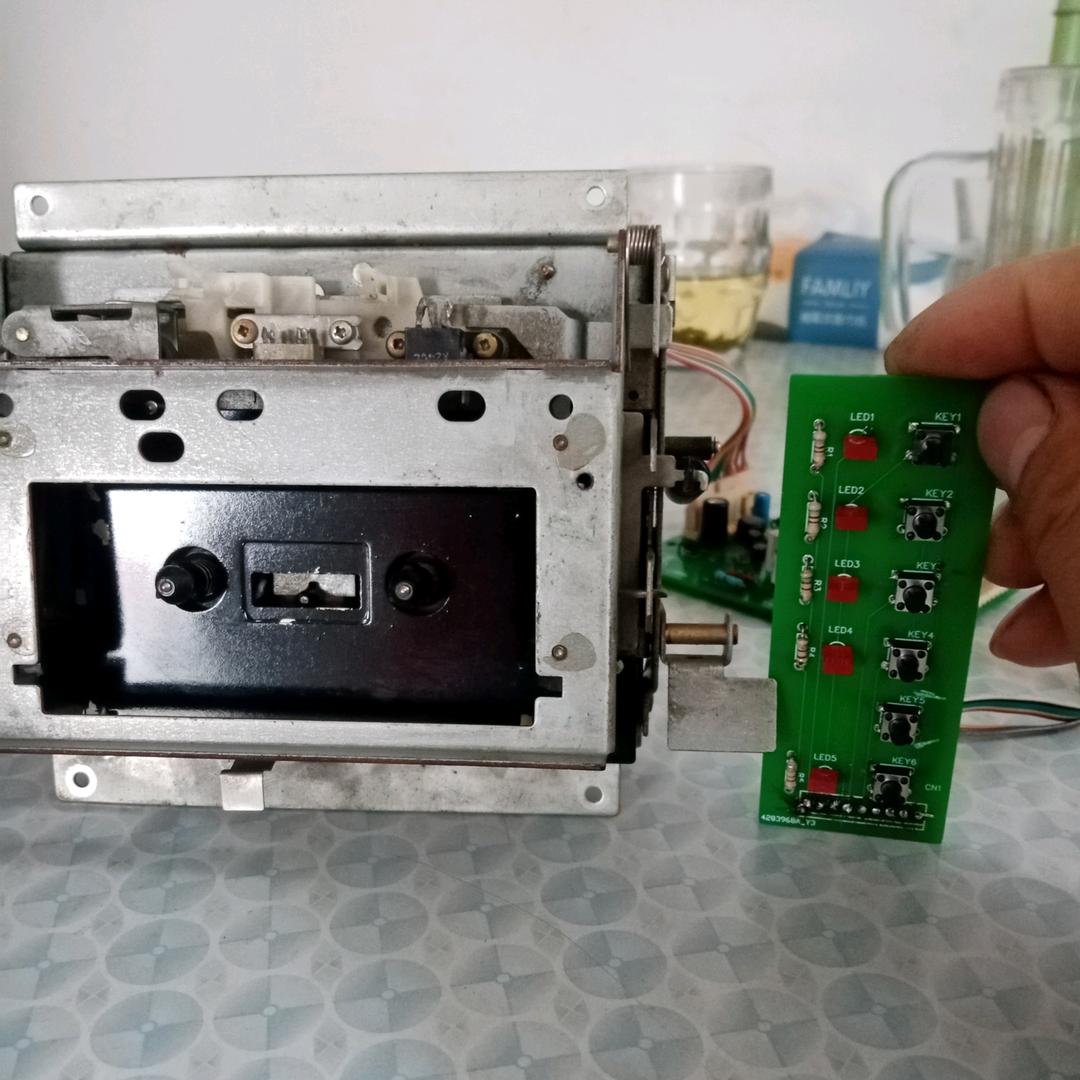 扬波沧海，立马昆仑