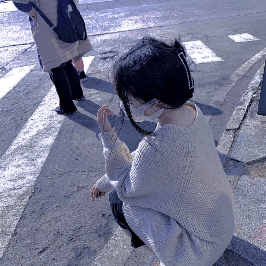 𝑄𝑢𝑒𝑒𝑛ོꦿ龙首村的女人