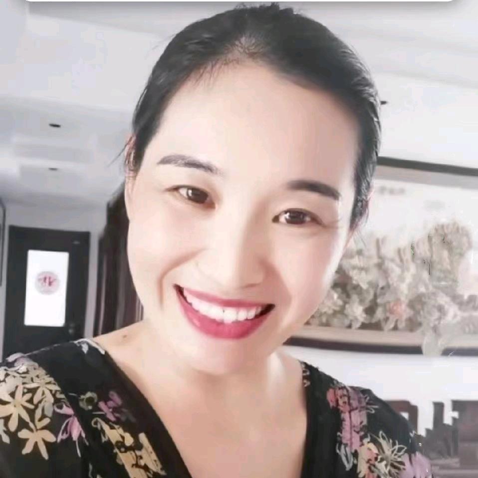 戏曲大姐爱唱戏