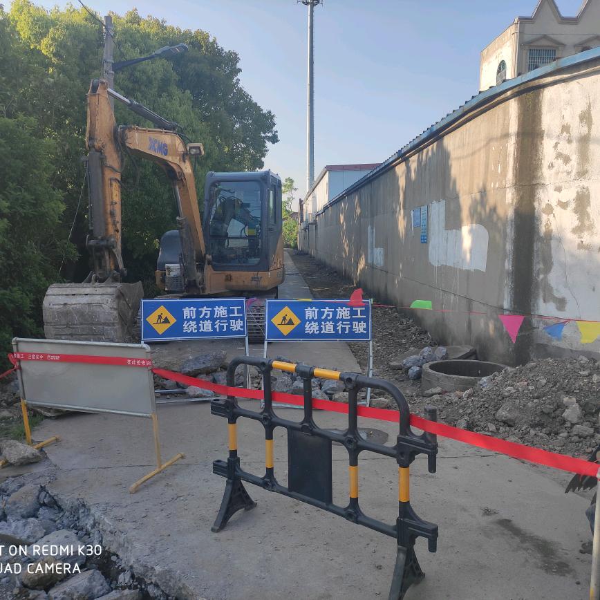 吴江铜罗 大小挖机出租 小何