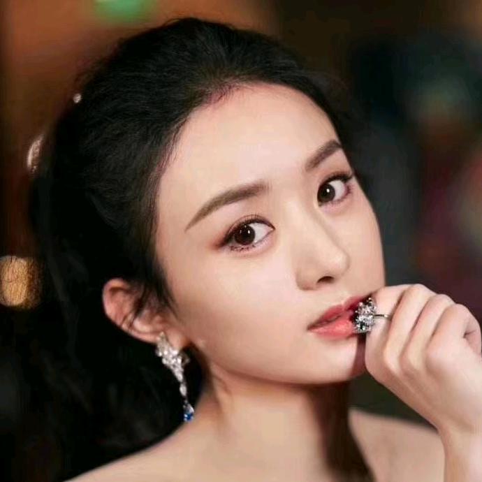 李芳