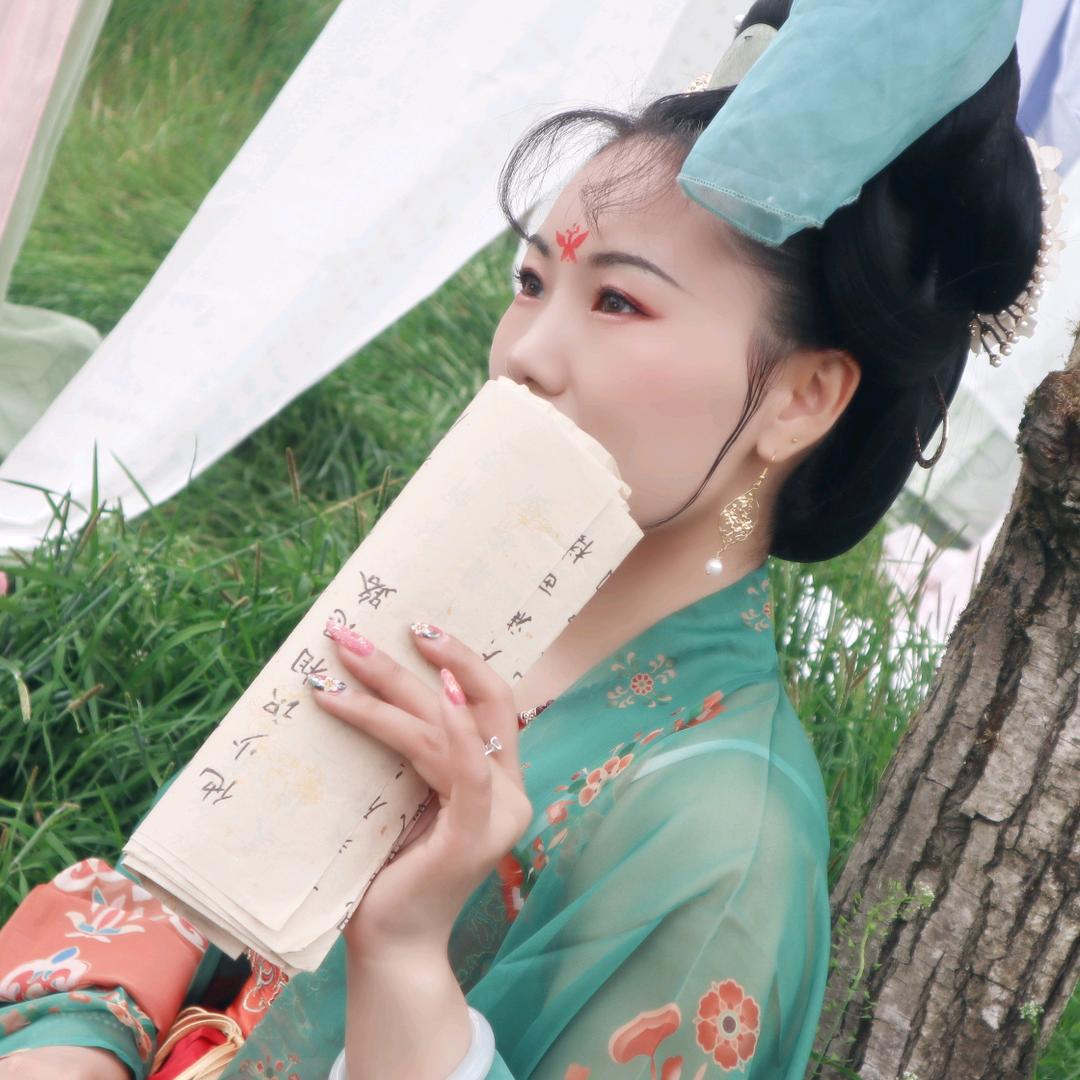 歆瑶（限流摆烂中）头像