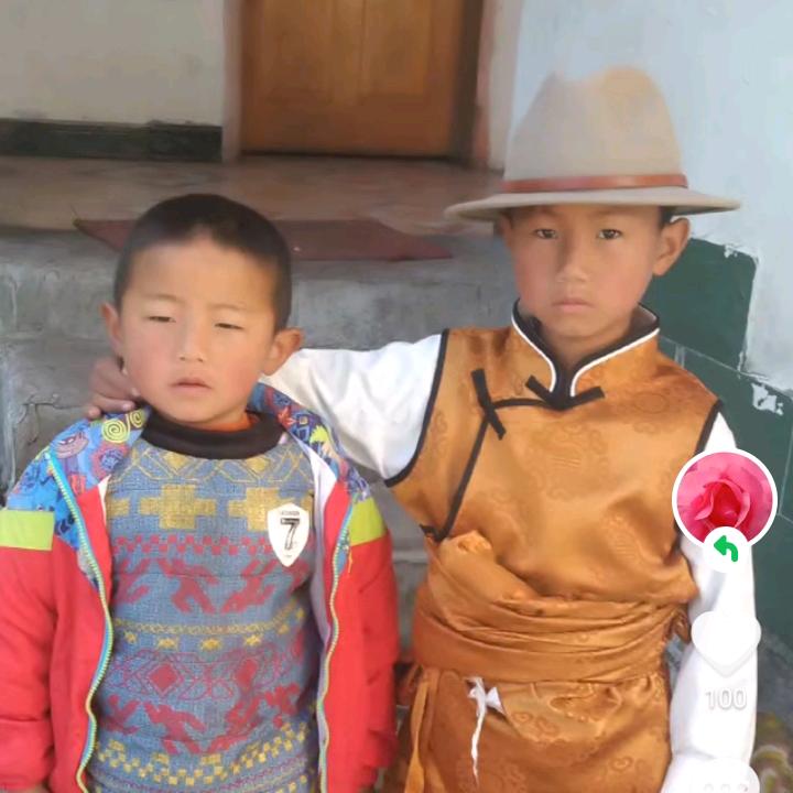 三十字母不懂。只得半个人身，