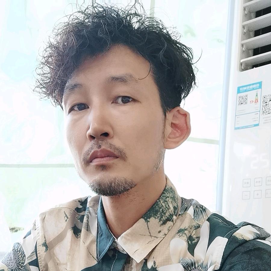 阿辉发型定制