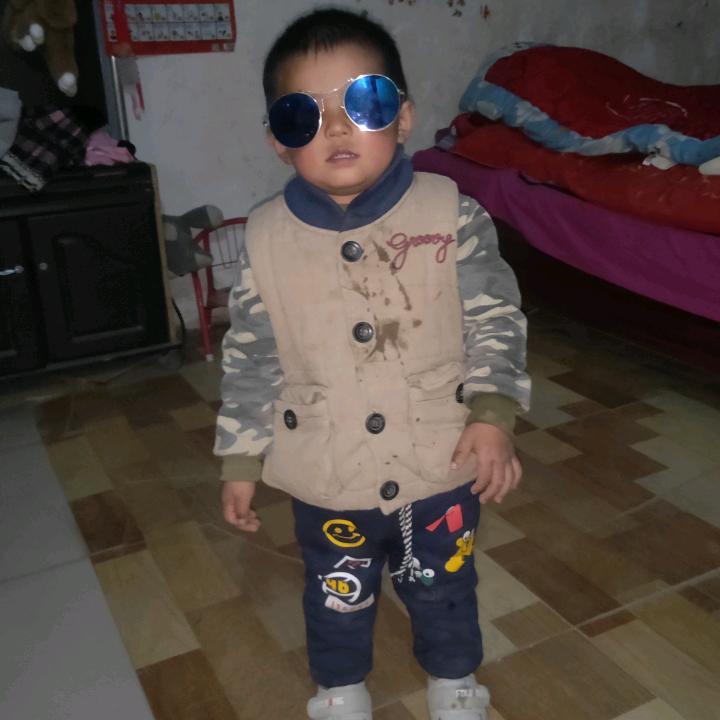 开着拖拉机唱情歌