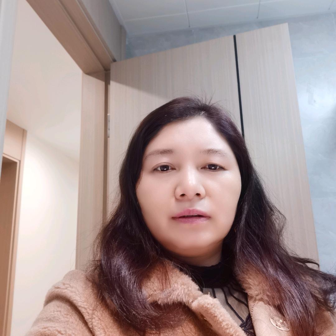 琼