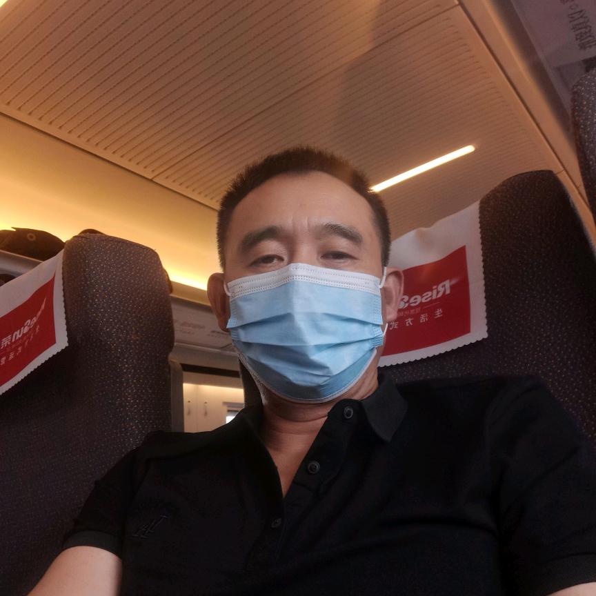 东方：红了