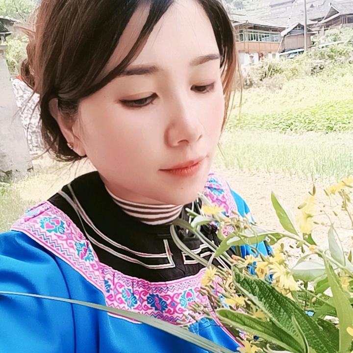 贵州侗家妹子