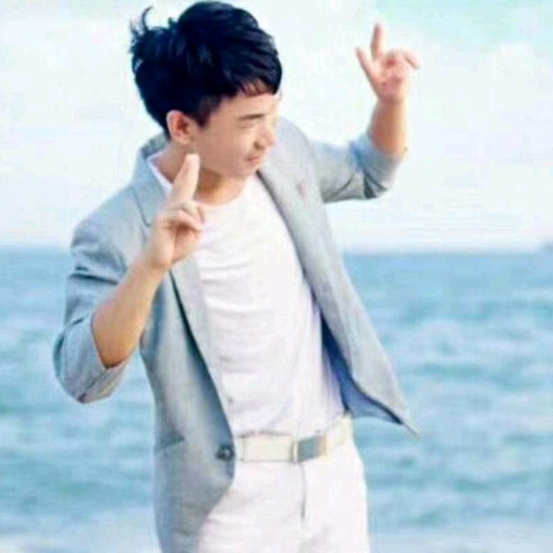 小帅哥，