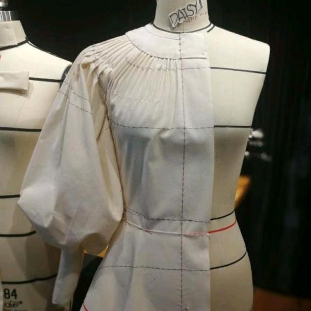 型美服装裁剪纸样