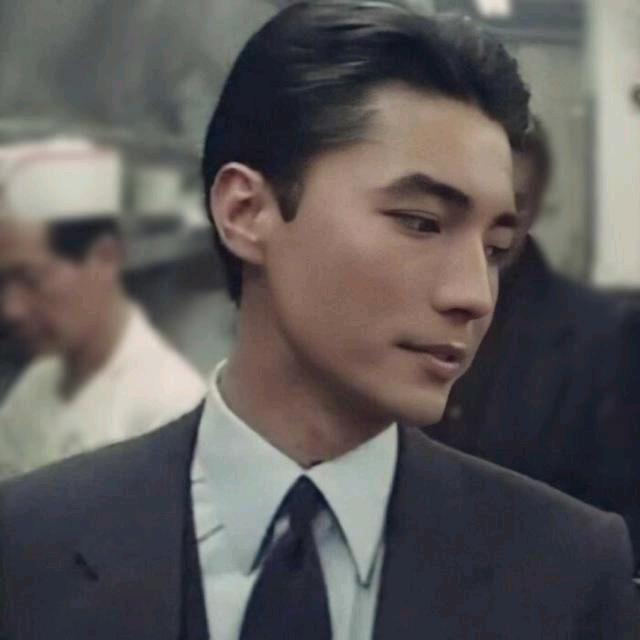 其貌不扬的王先森。