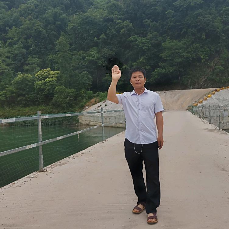 爱唱歌的黄俊