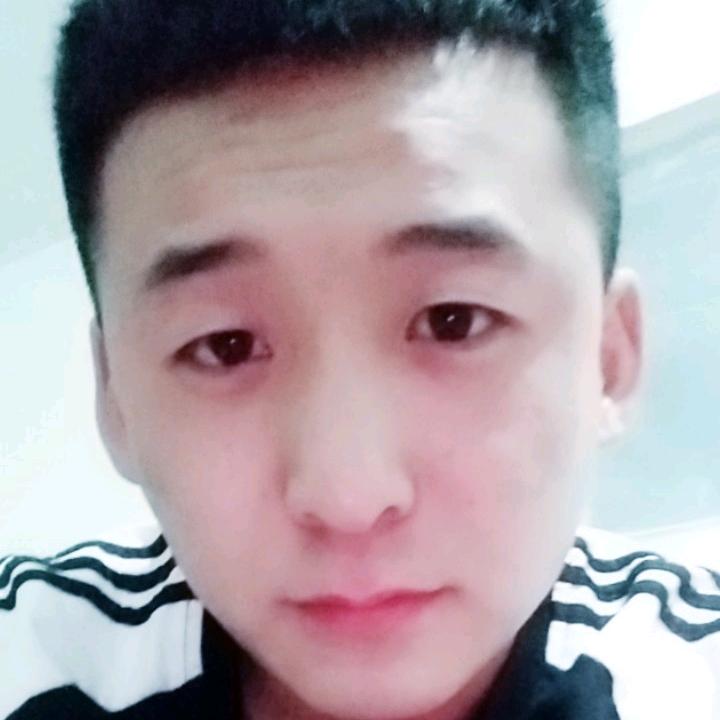 二后生挖掘机，