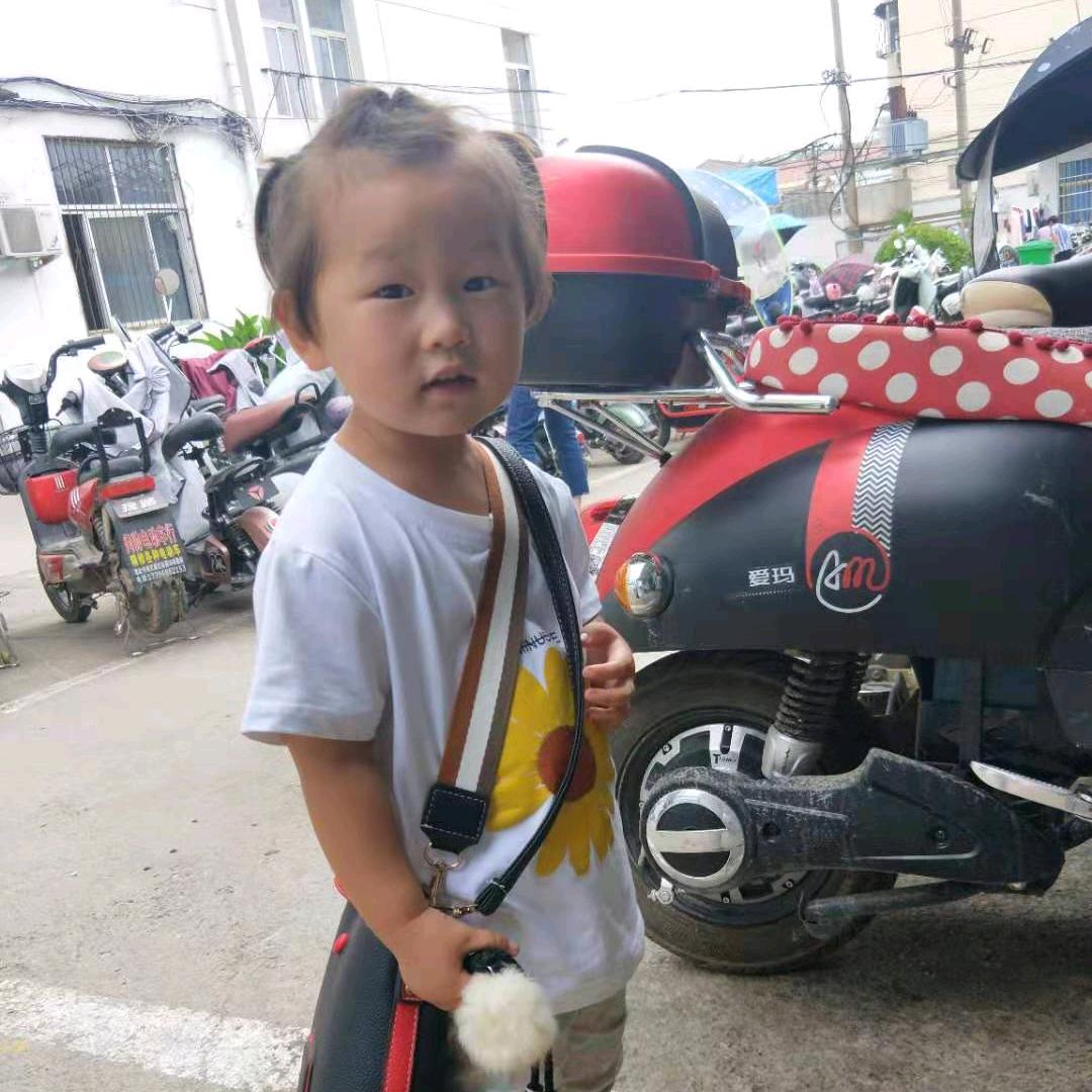 尿不湿小朋友