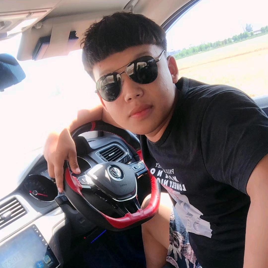 收粮食的小伙子🤟