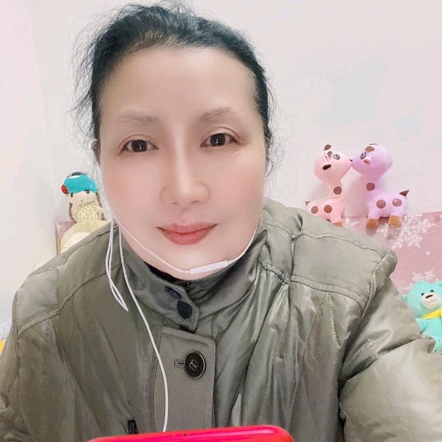 林彩儿（八姐）爱绣十字绣