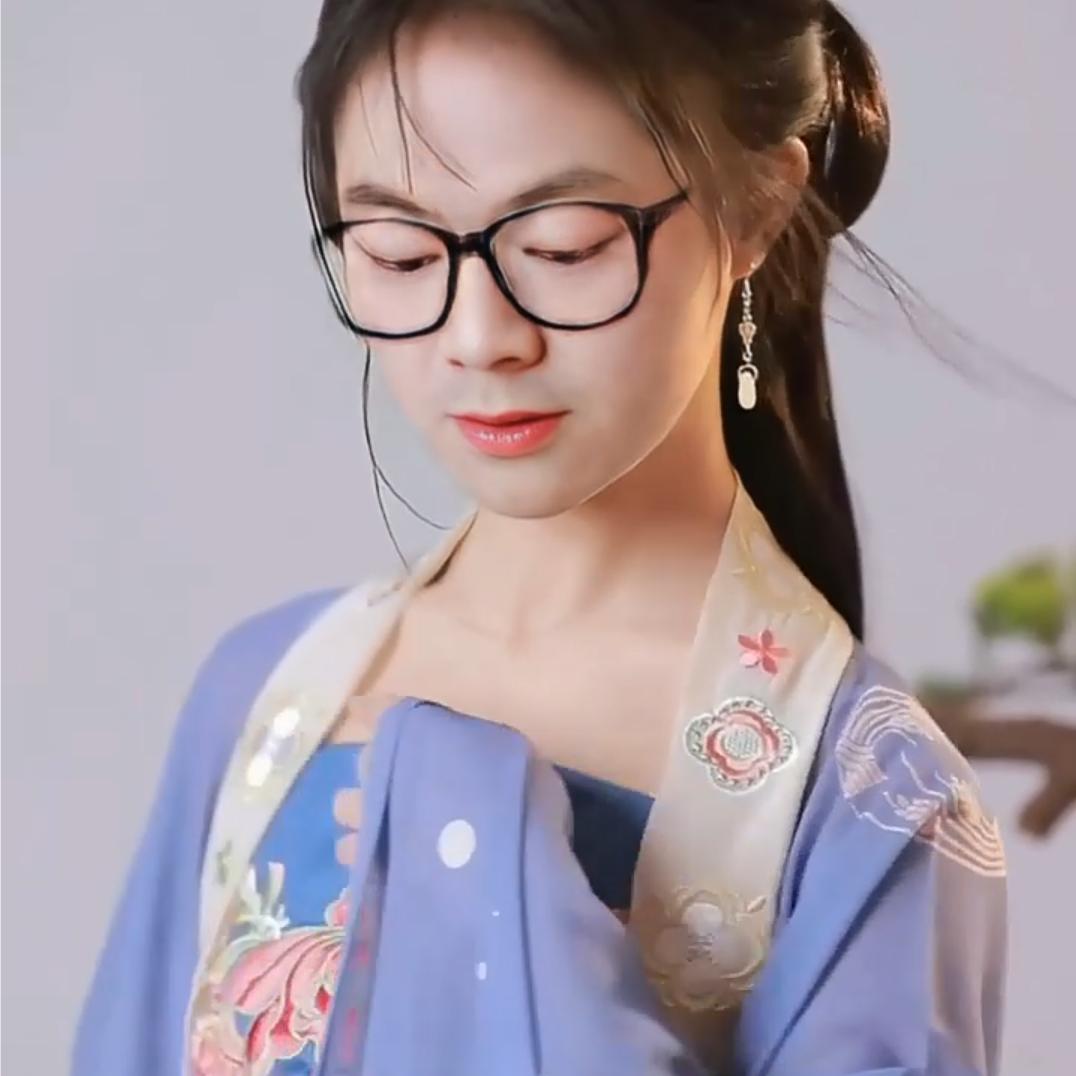 {荣哥}灌汤小笼包