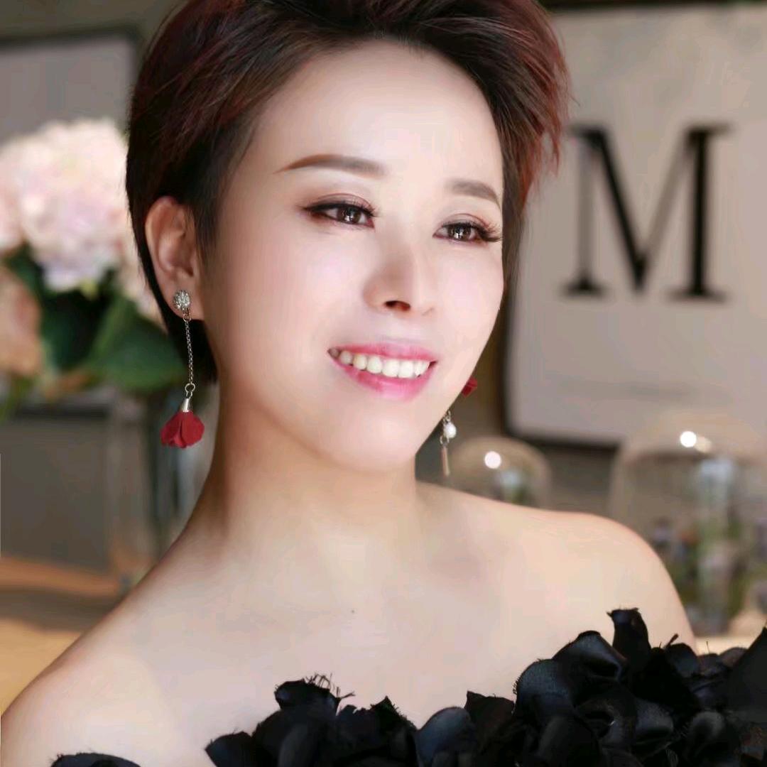 玲玲（1）纤姿美容一桥东头