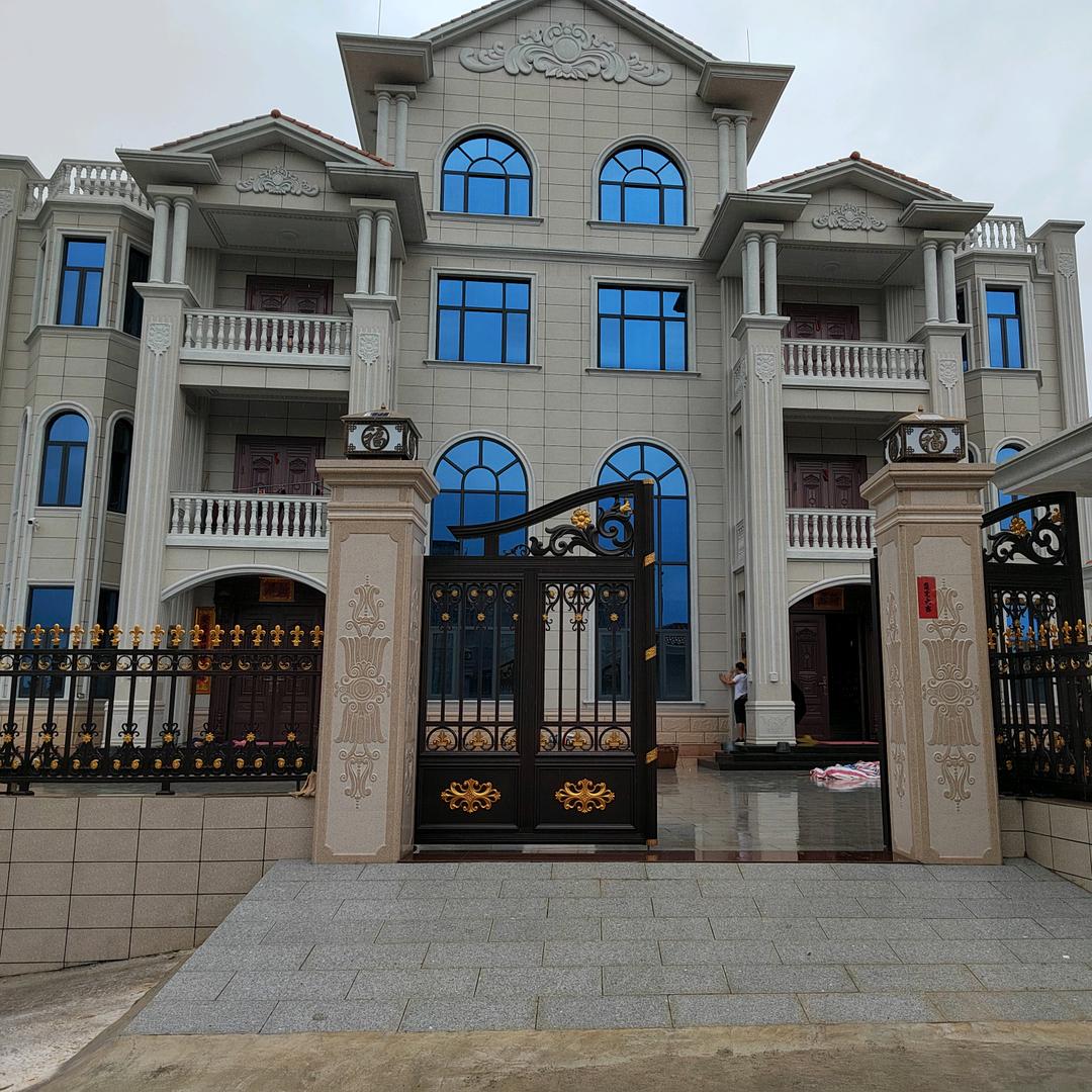 高州市鸿尚门窗厂