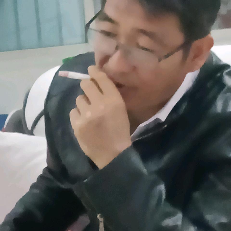 淡然一笑每晚2点开播）