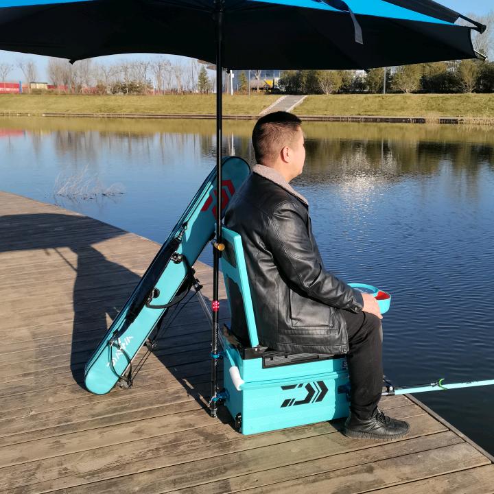 钓箱鱼竿渔具店
