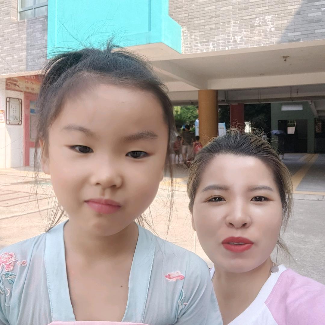 芦淞区小细胞童装店的小店