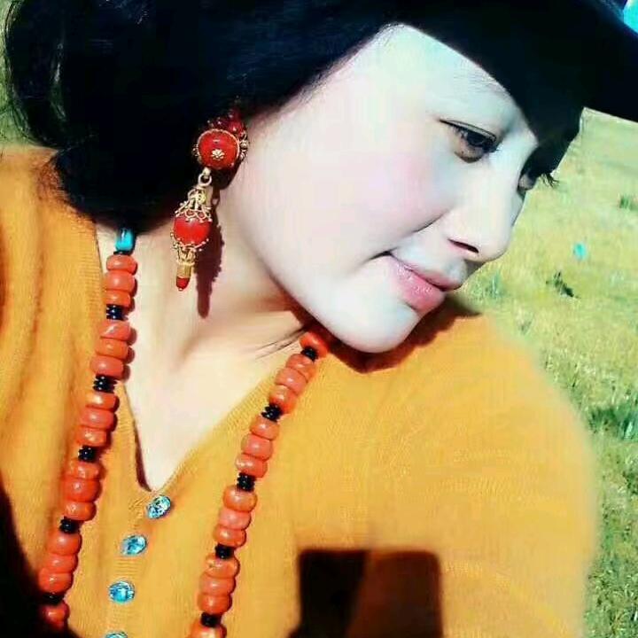 塞久精品藏装店