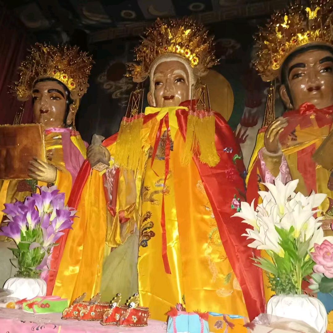 中灵山老母大殿