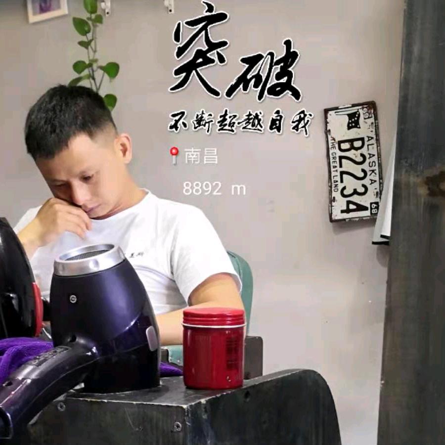 美之家门墙柜同色配套一体木作